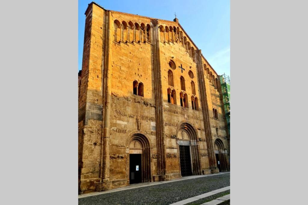 Maison Marina_Pavia San Michele Centro Storico מראה חיצוני תמונה